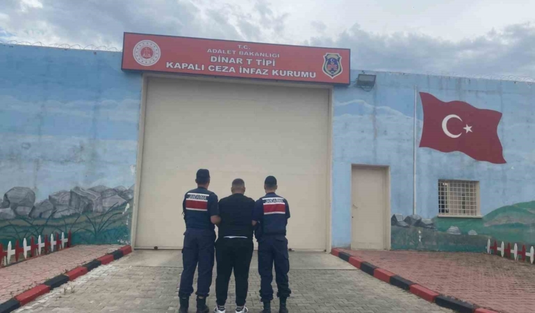 jandarma-cesitli-suclardan-aranan-48-kisiyi-yakaladi-RlfmZQKF.jpg