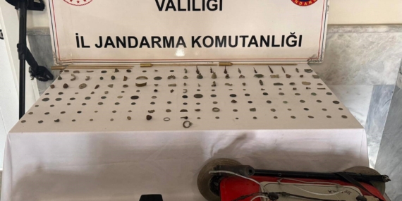 jandarma-tarihi-eser-niteligi-tasiyan-150-adet-sikke-ve-obje-ele-gecirdi-ABGzS7mK.jpg