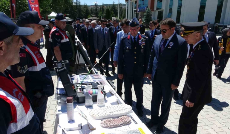 jandarma-teskilatinin-187-kurulus-yil-donumu-kutahyada-torenle-kutlandi-YUSDFjNb.jpg