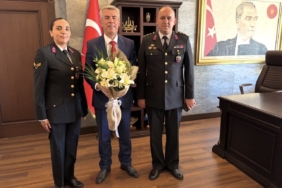 jandarma-teskilatinin-187-yilinda-kaymakam-sirmalidan-anlamli-kabul-Pdr5YzgA.jpg