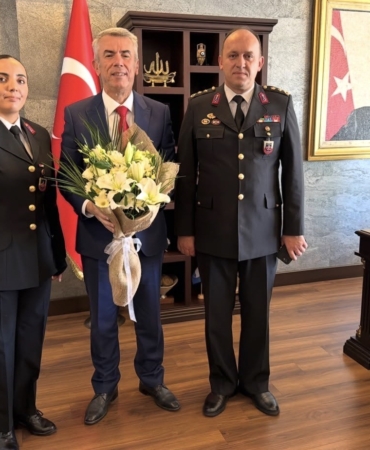 jandarma-teskilatinin-187-yilinda-kaymakam-sirmalidan-anlamli-kabul-Pdr5YzgA.jpg