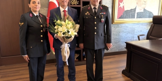 jandarma-teskilatinin-187-yilinda-kaymakam-sirmalidan-anlamli-kabul-Pdr5YzgA.jpg