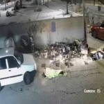 kaldirimda-uyuyani-fark-etmedi-uzerinden-otomobille-gecti-o-anlar-kamerada-rDLFCfjv.jpg