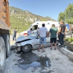 kamyona-arkadan-carpan-genc-surucu-yaralandi-jz6yJuPY.jpg