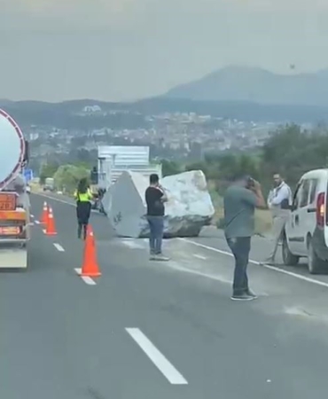 karayolunda-facianin-esiginden-donuldu-hCpOCdEq.jpg