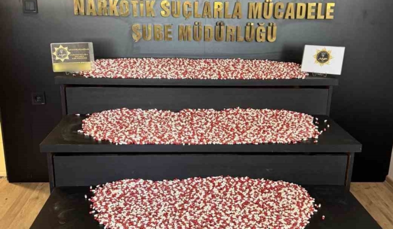 kargo-ile-uyusturucu-sevkiyatina-polis-dur-dedi-pjp4sd4n.jpg
