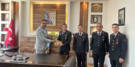 kaymakam-dalaktan-jandarmaya-tebrik-ve-tesekkur-BzpNPLd3.jpg