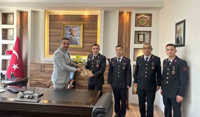 kaymakam-dalaktan-jandarmaya-tebrik-ve-tesekkur-BzpNPLd3.jpg