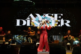 kocarlida-cam-fistigi-festivali-ayse-dincer-konseriyle-taclandi-7nXd3O6B.jpg