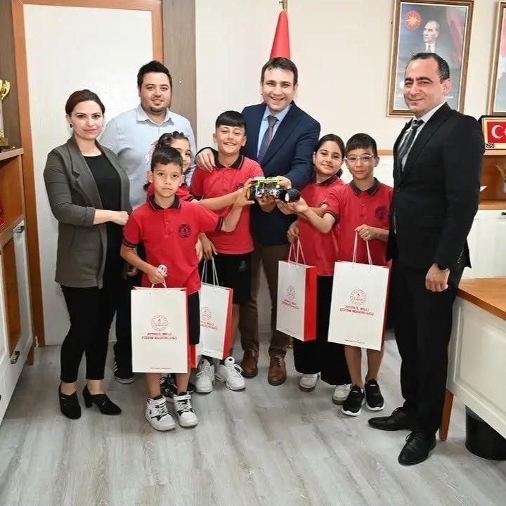 kocarlinin-nese-robotu-turkiye-ucuncusu-oldu-4fmYDUY7.jpg