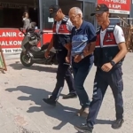 kooperatif-baskaninin-gozaltina-alindigi-operasyonun-goruntulere-ortaya-cikti-H9QQtuhn.jpg
