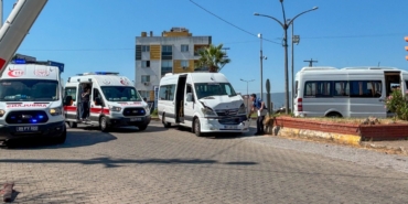 koskte-okul-servisleri-ile-otomobil-carpisti-6-yarali-ZIkTnQ6V.jpg