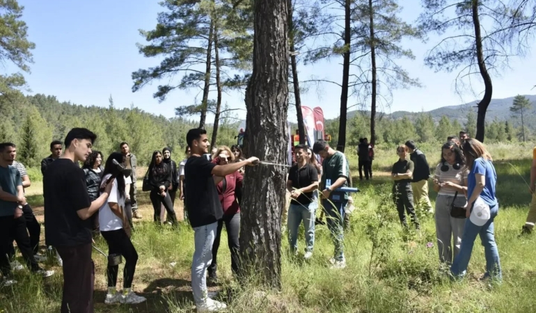 koycegizde-yuksekokul-ogrencileri-sahada-uygulama-yapti-POvQ7tfb.jpg