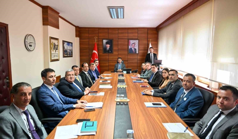 koydes-il-tahsisat-komisyonu-toplantisi-usak-valiliginde-gerceklestirildi-l9LKKxH6.jpg