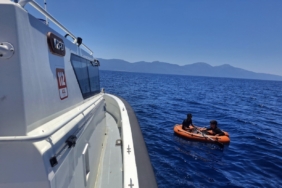 kusadasi-aciklarinda-2-duzensiz-gocmen-yakalandi-bFt6d6dT.jpg
