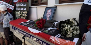 kusadasi-belediyesi-eski-baskani-berberoglu-son-yolculuguna-ugurlandi-QzFYT7sH.jpg