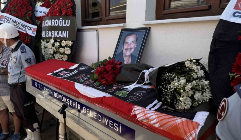 kusadasi-belediyesi-eski-baskani-berberoglu-son-yolculuguna-ugurlandi-QzFYT7sH.jpg