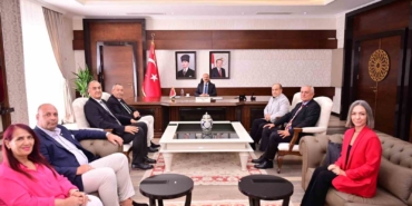 kusadasi-ticaret-odasi-yonetimi-aydin-valisi-varol-ile-gorustu-m8ty8L3w.jpg