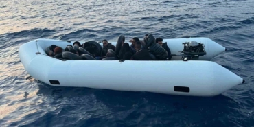 kusadasinda-18-duzensiz-gocmen-kurtarildi-XGJyAtZf.jpg