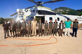 kusadasinda-konuslu-yangin-sondurme-helikopteri-goreve-hazir-zlu6DdJt.jpg