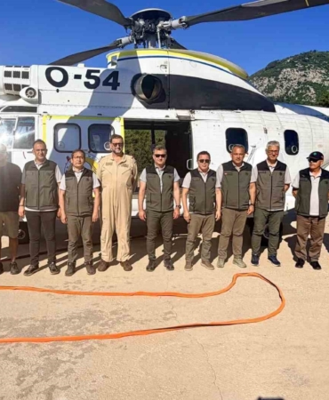 kusadasinda-konuslu-yangin-sondurme-helikopteri-goreve-hazir-zlu6DdJt.jpg
