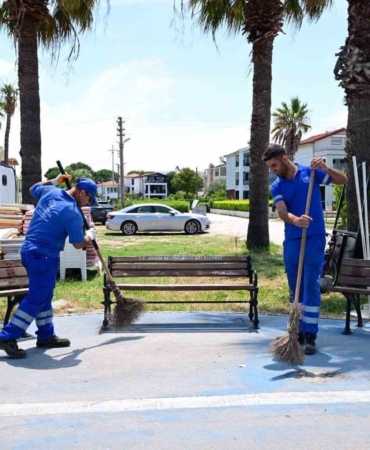 kusadasinda-sahil-ve-yuruyus-yollarinda-kapsamli-bakim-calismasi-PTVMQqvF.jpg