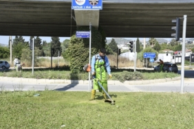 kusadasinda-yesil-alanlar-bakima-alindi-OiL9I9rA.jpg