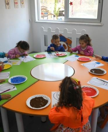kusadasindaki-cocuk-gelisim-merkezi-yazin-da-hizmet-vermeye-devam-ediyor-8WBOzBrx.jpg
