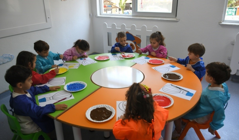 kusadasindaki-cocuk-gelisim-merkezi-yazin-da-hizmet-vermeye-devam-ediyor-8WBOzBrx.jpg