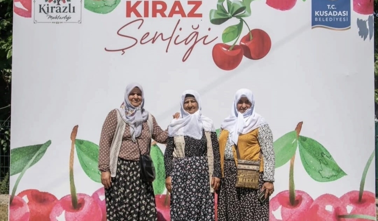 kusadasindaki-kiraz-senligi-binlerce-ziyaretciyi-agirladi-X4Kpm4ej.jpg
