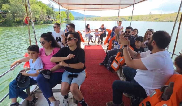 kutahya-enne-barajinda-tekne-turlari-sezonu-acildi-TJfQ3mvw.jpg