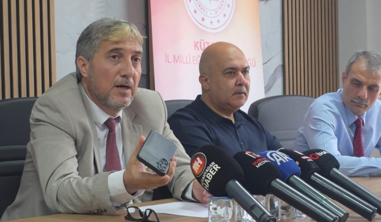 kutahya-il-mill-egitim-muduru-yilmaz-kutahya-mesleki-egitimde-turkiyeye-ornek-oldu-TArSDsRl.jpg