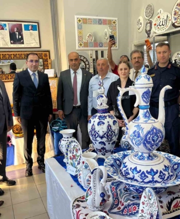 kutahya-tavsanlida-halk-egitim-kursiyerlerinden-gorkemli-yil-sonu-sergisi-qVBjHSSe.jpg