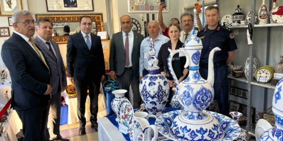 kutahya-tavsanlida-halk-egitim-kursiyerlerinden-gorkemli-yil-sonu-sergisi-qVBjHSSe.jpg