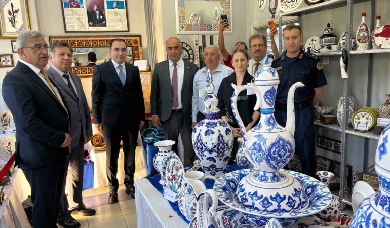 kutahya-tavsanlida-halk-egitim-kursiyerlerinden-gorkemli-yil-sonu-sergisi-qVBjHSSe.jpg