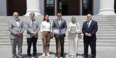 kutahya-ulu-camiinde-karekodlu-dijital-rehber-sistemi-hizmete-girdi-nLW1gLrj.jpg