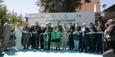 kutahya-yesilay-genclik-merkezi-ve-kafe1920-hizmete-acildi-diWrSCAK.jpg