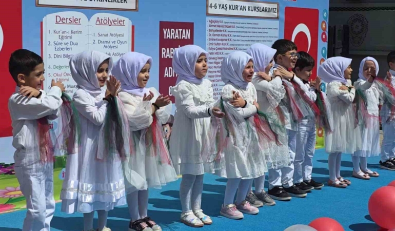 kutahyada-4-6-yas-kuran-kursu-ogrencilerinden-yil-sonu-coskusu-BRVitlzx.jpg