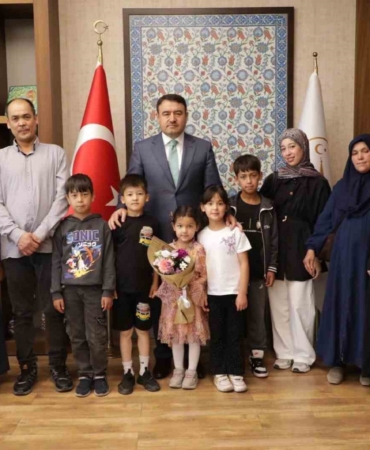 kutahyada-afgan-kardeslerin-sehitlikteki-vefa-ornegi-takdirle-karsilandi-5A4kPwsk.jpg