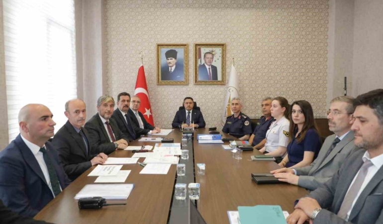 kutahyada-cocuklarin-egitim-hayati-boyunca-karsilasabilecekleri-guvenlik-riskleri-kapsamli-sekilde-ele-alindi-FbulY6TL.jpg