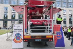 kutahyada-jandarmanin-187-yilina-ozel-trafik-guvenligi-etkinligi-ilgi-gordu-JDRgSDOT.jpg