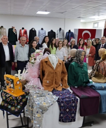 kutahyada-kursiyerlerin-el-emegi-eserleri-sergilendi-jvYYO5ll.jpg