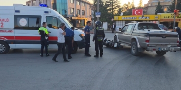 kutahyada-motosiklet-ile-cip-carpisti-1-yarali-zy1FpwCt.jpg