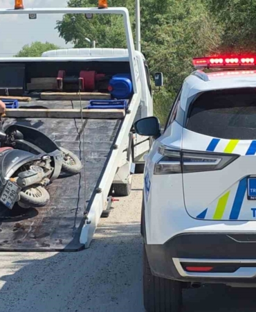 kutahyada-otomobil-ile-motosiklet-carpisti-surucu-agir-yaralandi-CJdnxCCO.jpg