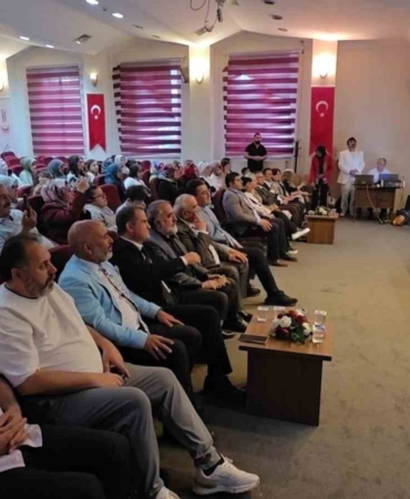 kutahyada-siir-ve-muzigin-bulustugu-anlamli-gece-WGPHwSts.jpg