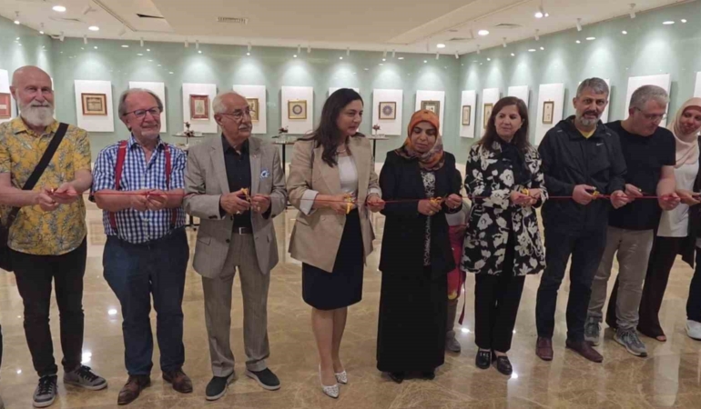 kutahyada-tarih-ve-sanat-bulustu-koklerden-gelen-motiflerin-zarafeti-sergisi-ziyarete-acildi-BDfJnG9W.jpg