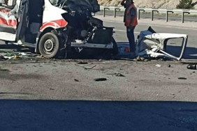 kutahyada-trafik-kazasi-1-olu-4-yarali-gMy2aLPY.jpg