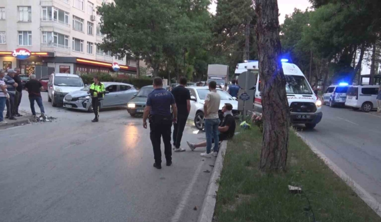 kutahyada-trafik-kazasi-2-yarali-NPuv8tuq.jpg