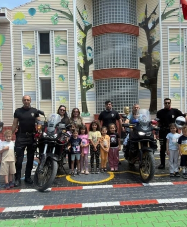 kutahyada-yunus-timleri-minik-ogrencilerle-bulustu-2wFIMkJW.jpg