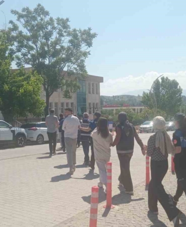 kutahyadaki-uyusturucu-operasyonunda-28-supheli-adliyeye-sevk-edildi-AJM45PxT.jpg